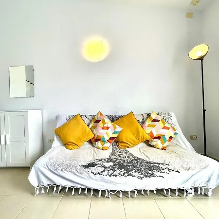 公寓 Nice Mp With Freewifi, Well Connected In Tenerife South