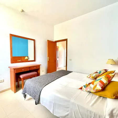 Nice Mp With Freewifi, Well Connected In Tenerife South أذيخي